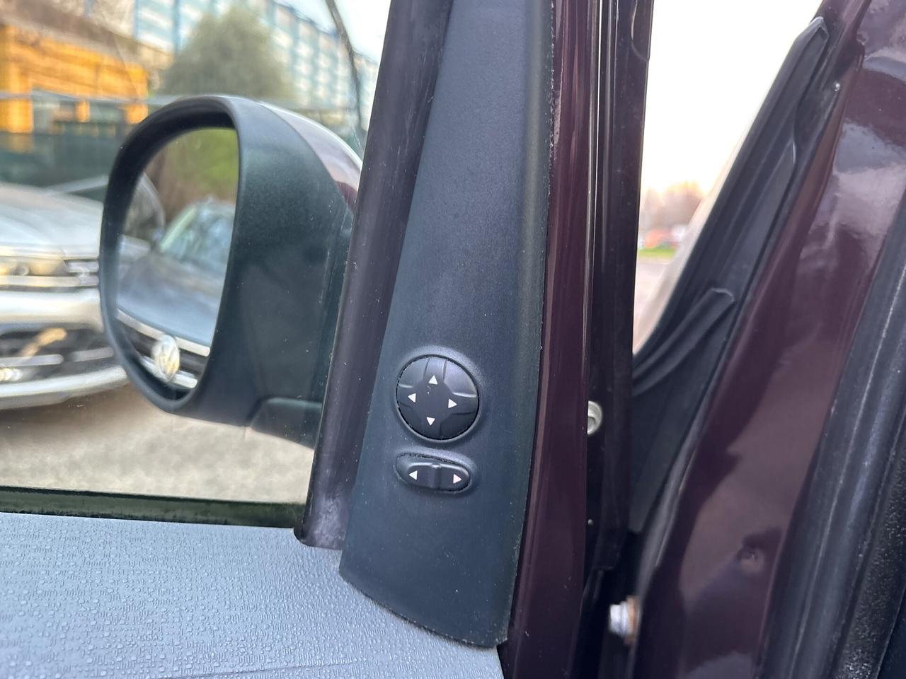 Ford Ka 1.2 8V 69CV titanium OK NEOPATENTATI