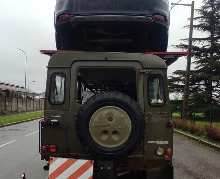 Land Rover Defender 110 2.4 TD4 Station Wagon SE