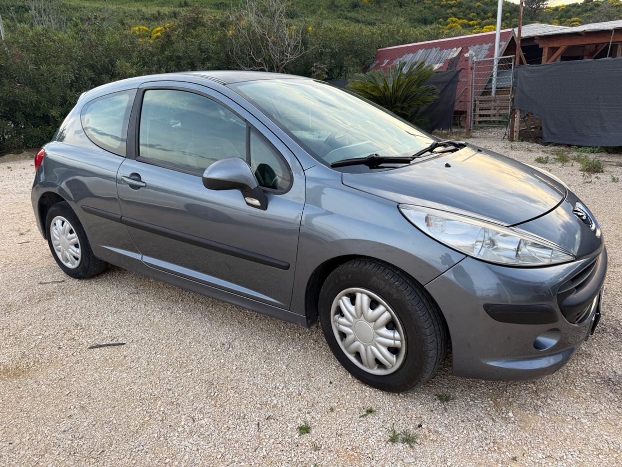 Peugeot 207 1.4 HDi 70CV NEOPATENTATI 1.590€