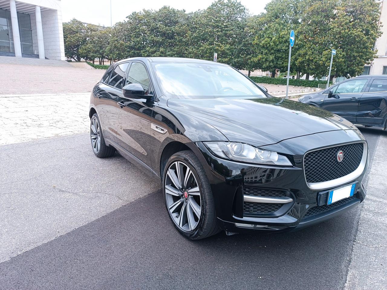 Jaguar F-Pace 2.0 D 180 CV AWD R-Sport