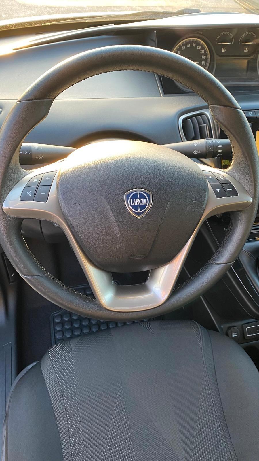 Lancia Ypsilon 1.2 69 CV 5 porte GPL Ecochic Gold