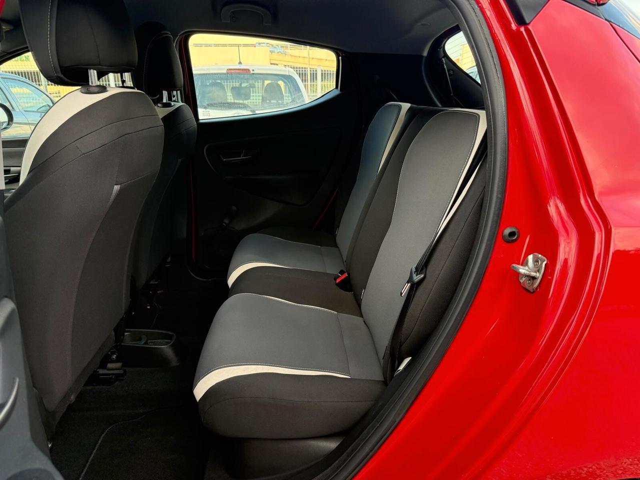 Lancia Ypsilon 0.9 TwinAir 85 CV 5 porte Metano Ecochic Elefantino