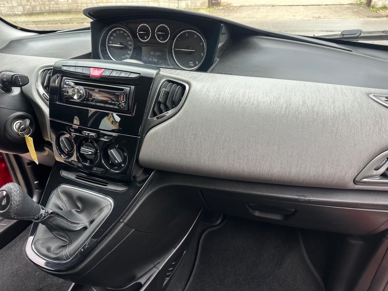 Lancia Ypsilon 1.3 MJT 16V 95 CV 5 porte S&S Silver