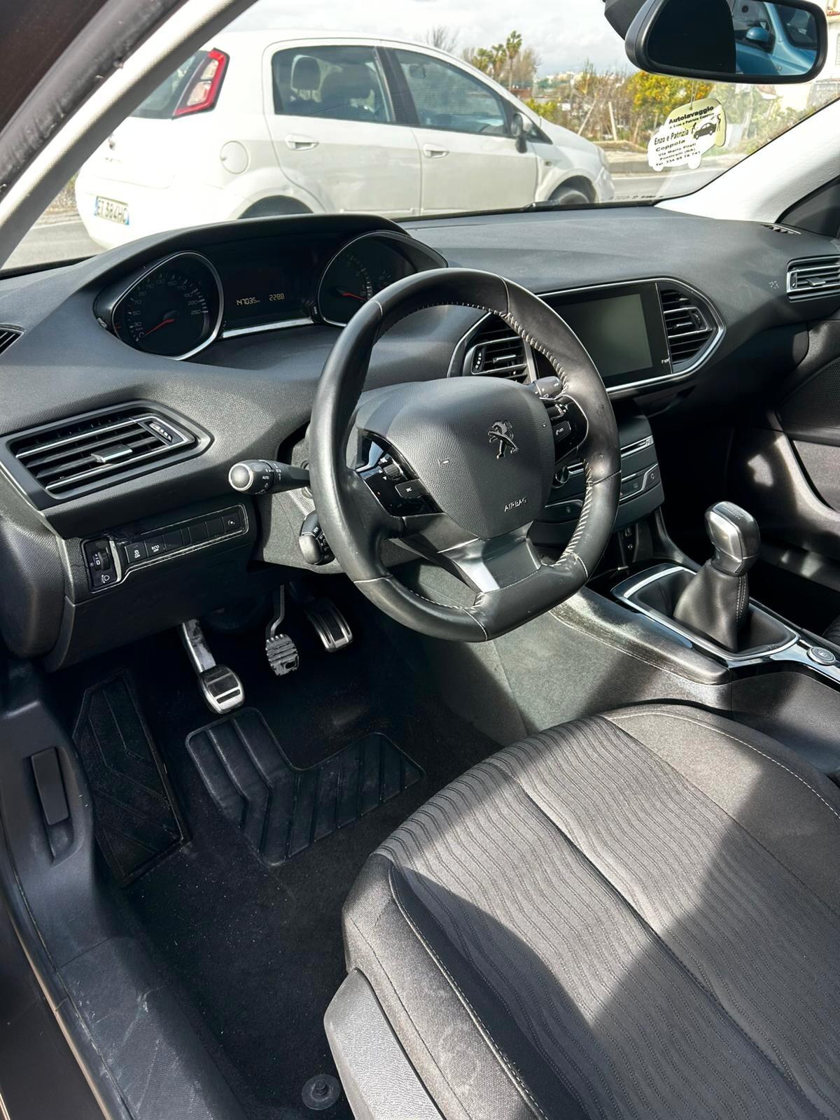 Peugeot 308 PureTech Turbo 130 S&S Allure GPL