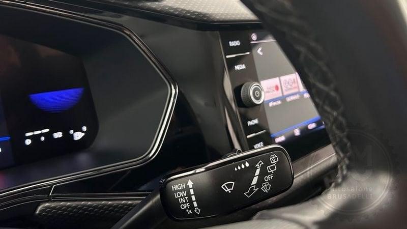 Volkswagen T-Cross 1.0 TSI Style BMT IQ PACK CARPLAY CLIMA AUTOM.