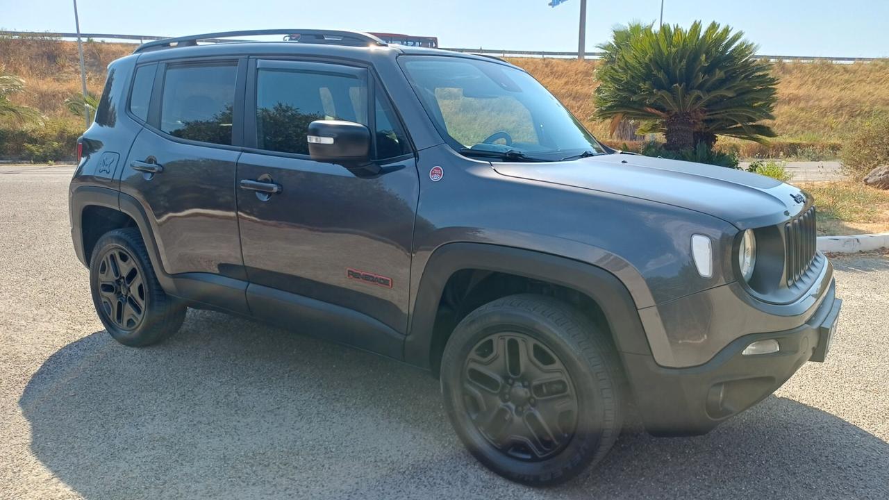 Jeep Renegade 2.0 Mjt 170CV 4WD Active Drive Low Trailhawk