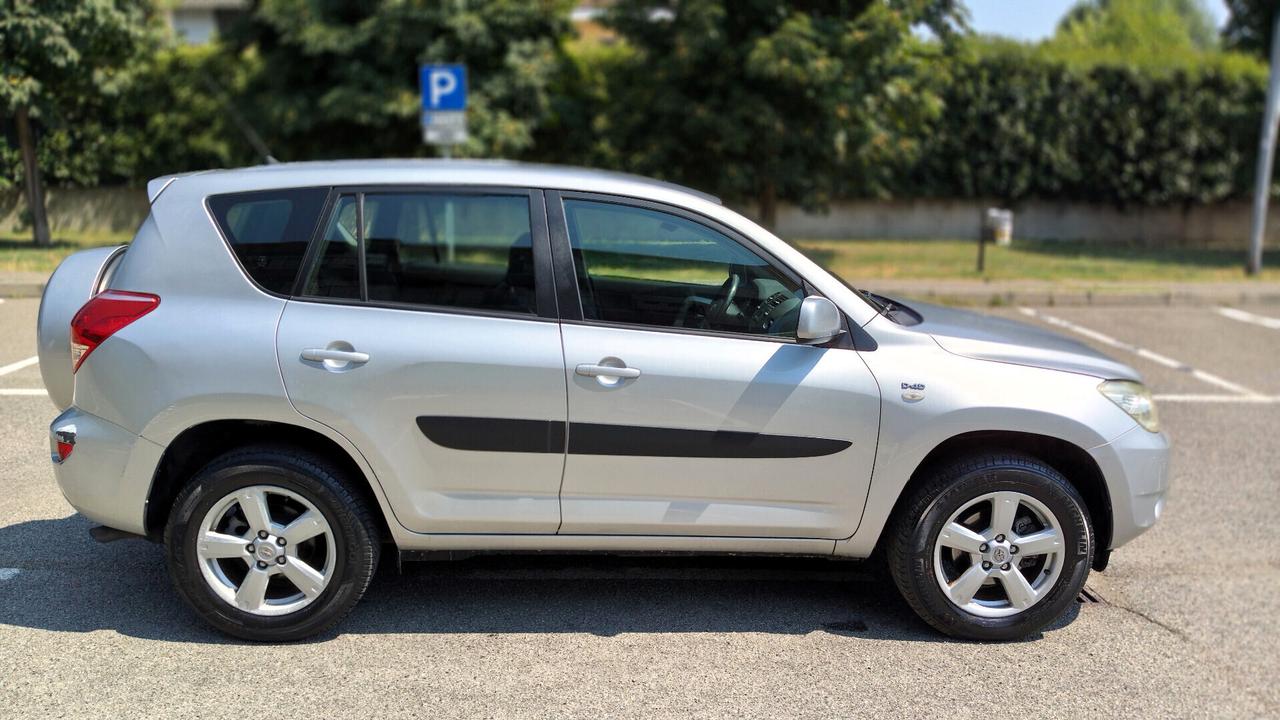 Toyota RAV 4 2.2 D-4D 136 CV Luxury