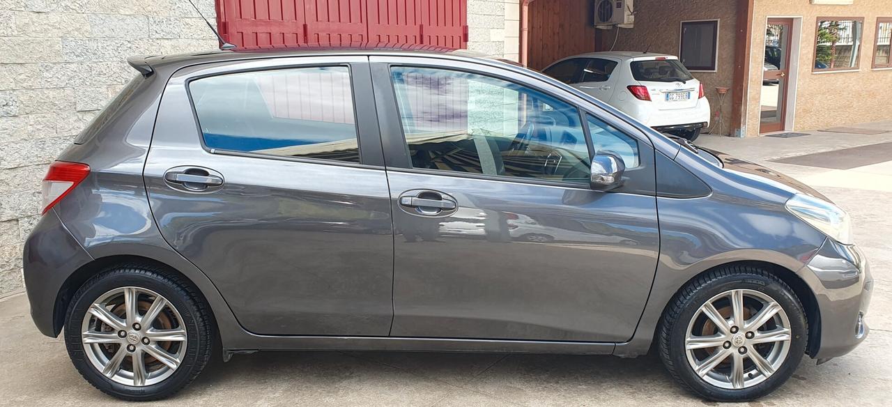 Toyota Yaris 1.4 D-4D 5 porte Lounge