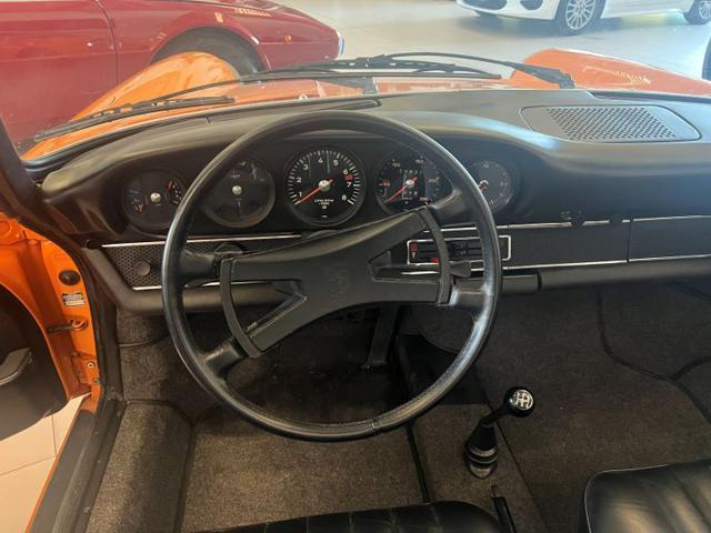 PORSCHE 911 T 2200 Targa