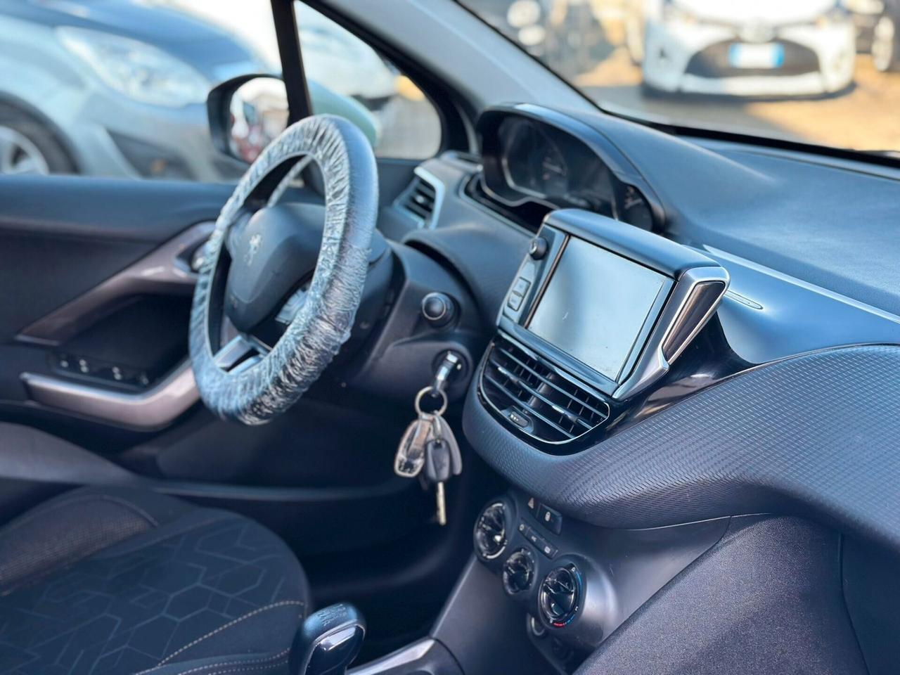 Peugeot 2008 PureTech 82 Allure PROMO FIN. 5300€