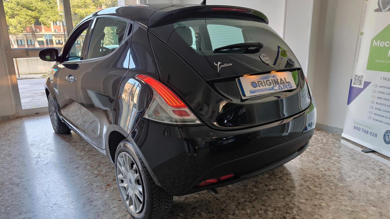 Lancia Ypsilon 1.2 69 CV 5 porte Gold