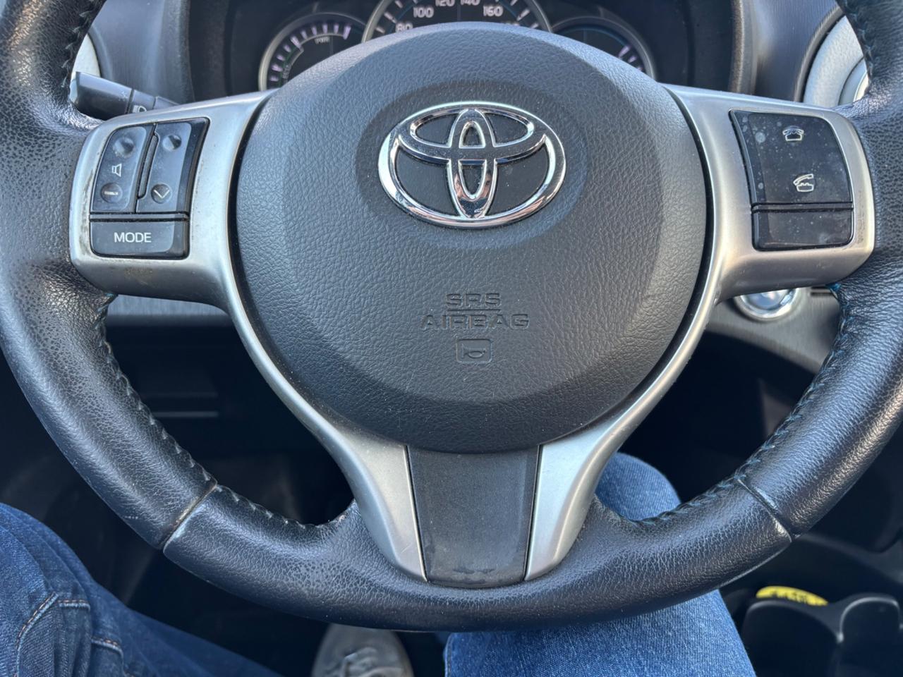 TOYOTA YARIS HYBRISD 1.5 75CV AUTOMATICA FULL OPT