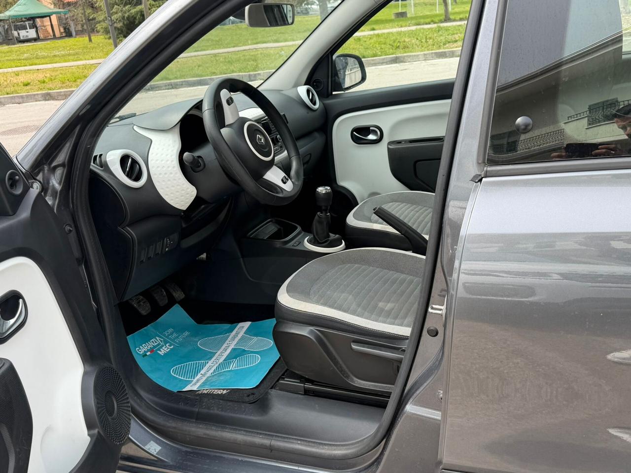 Renault Twingo SCe 65 CV Equilibre La Parisienne