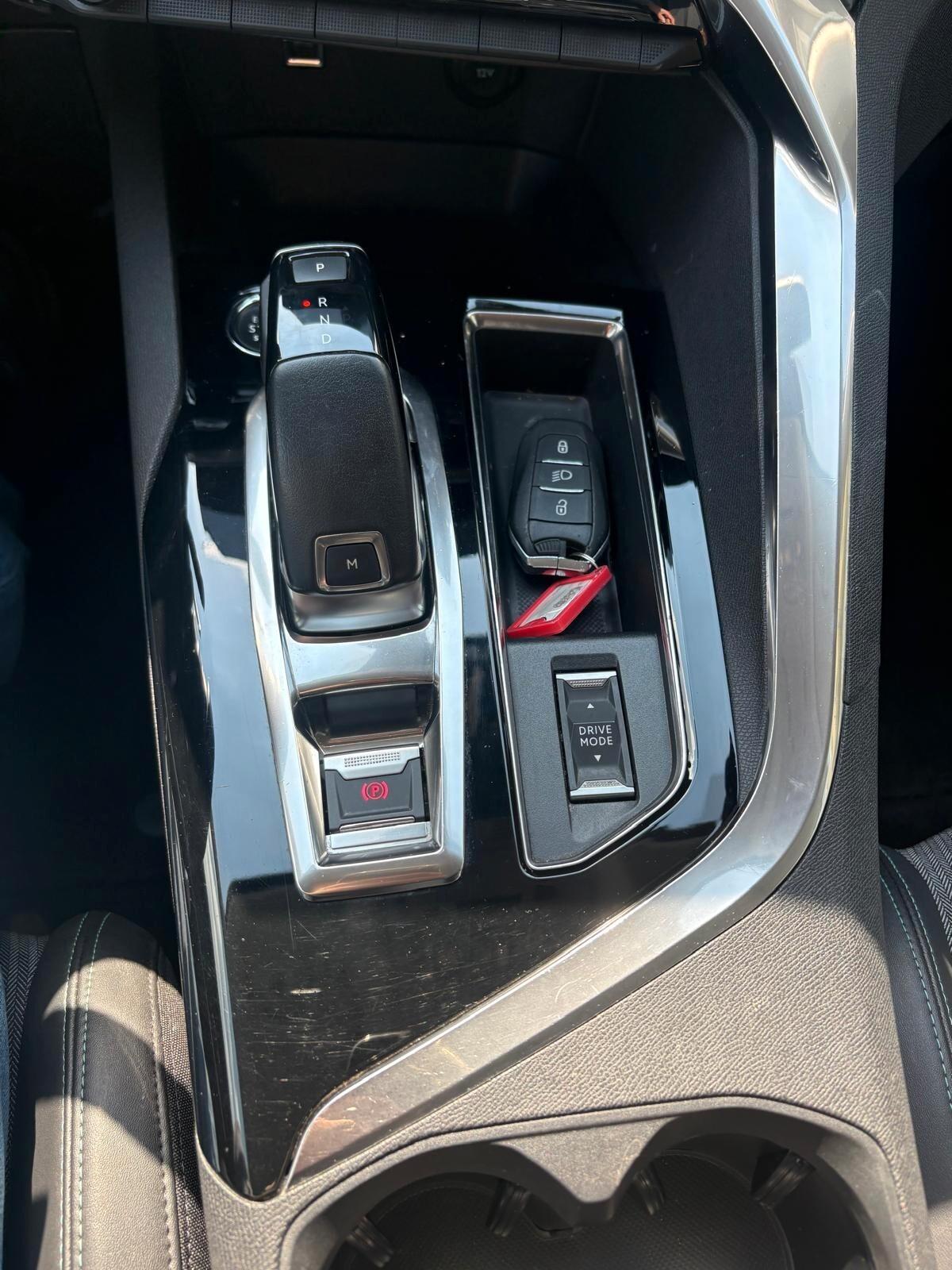 Peugeot 3008 BlueHDi 130 S&S EAT8 Allure