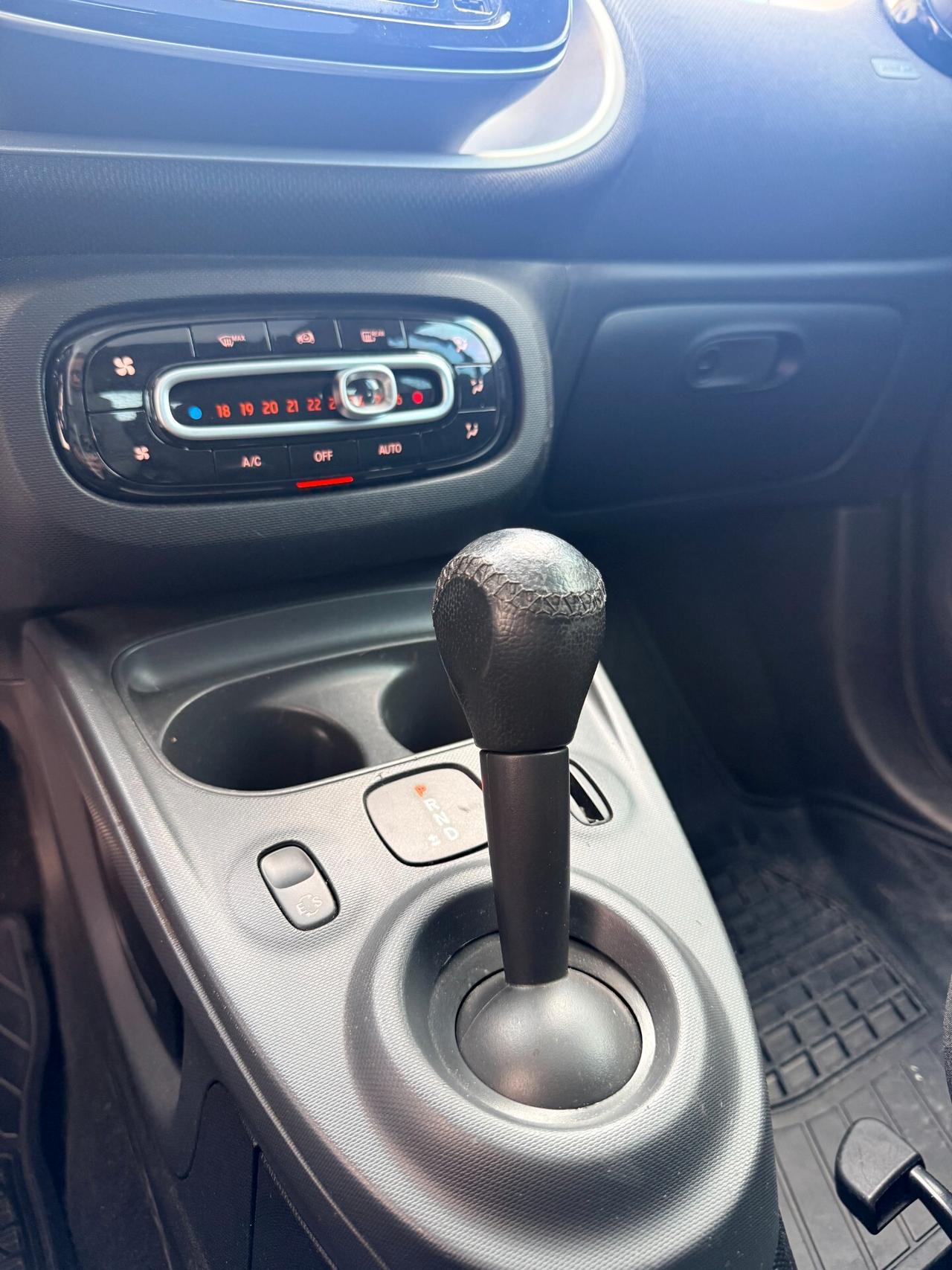 Smart ForTwo 70 c.v. BENZINA 1.0 Passion CON TETTO PANORAMICO,BLOCK SHAFT,FULL LED,BLUETOOTH