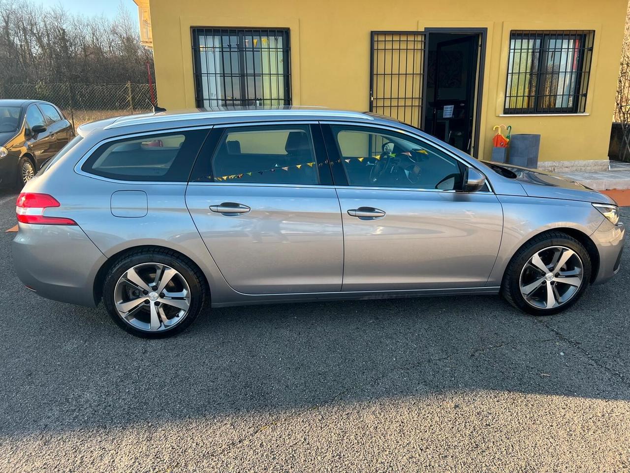 Peugeot 308 BlueHDi 130 S&S Allure