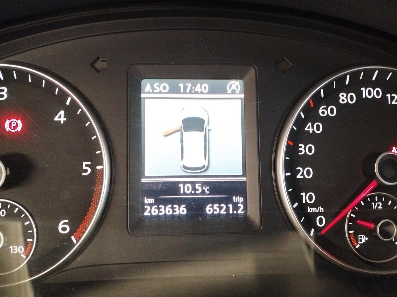 Volkswagen Touran 1.6 TDI Comfortline - 7 POSTI - TETTO APRIBILE - OPERATORI DEL SETTORE