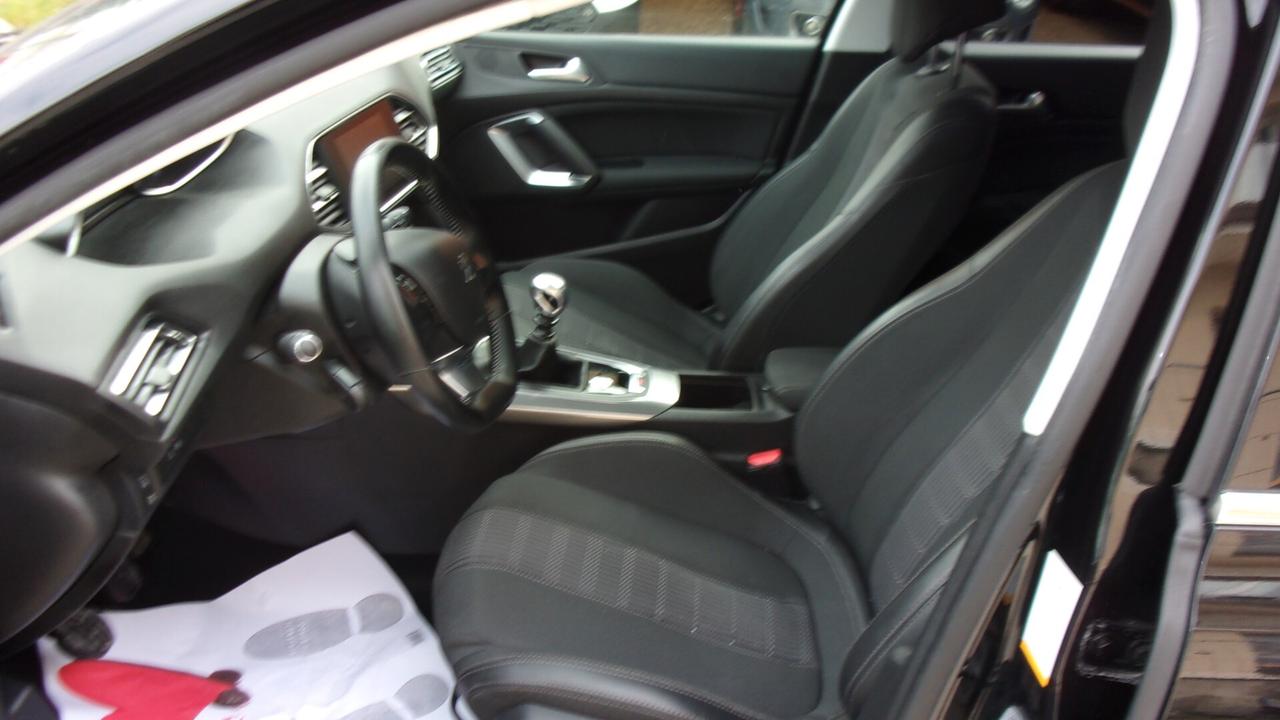 Peugeot 308 BlueHDi 120 S&S SW Allure