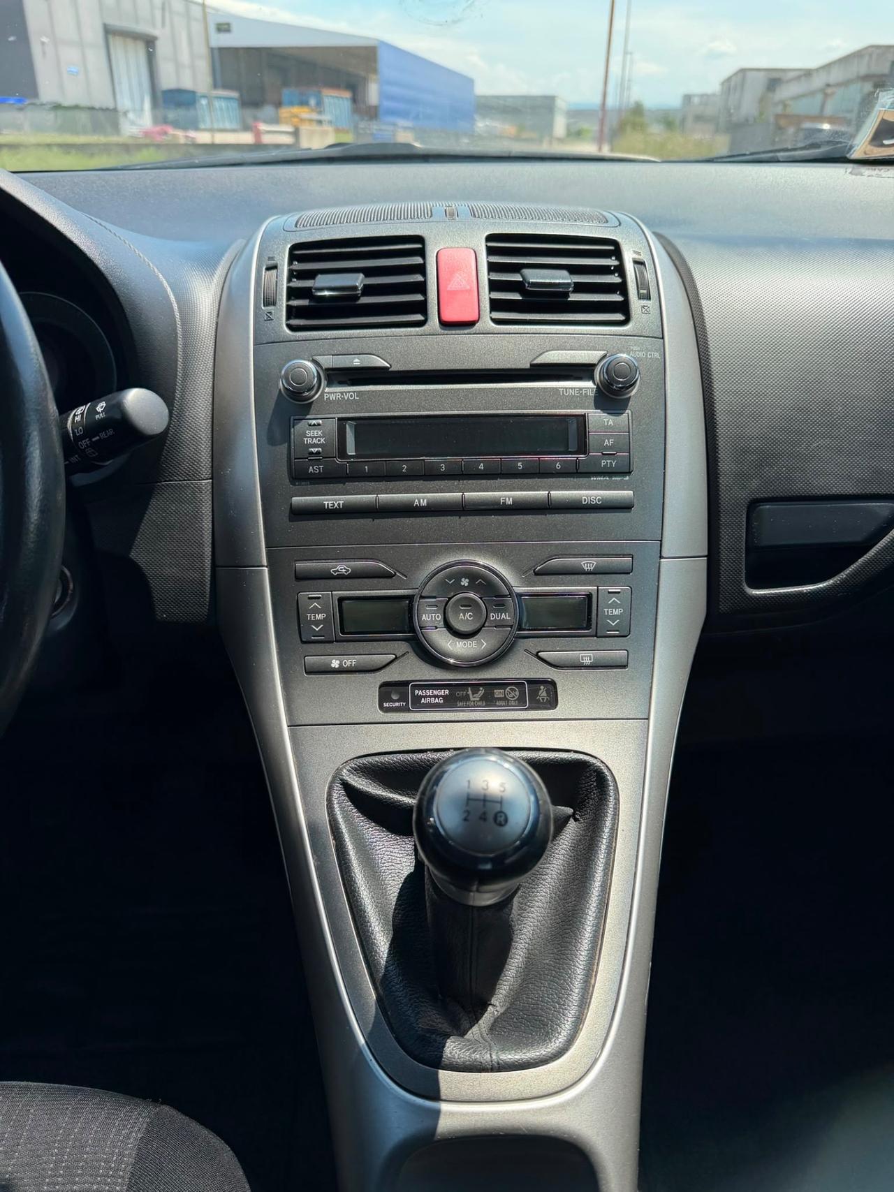 Toyota Auris D-4D Sol