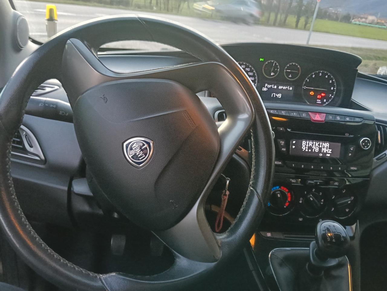 Lancia Ypsilon 1.2 69 CV 5 porte