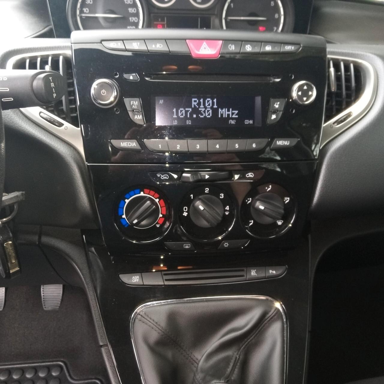 Lancia Ypsilon 1.2 69 CV 5 porte S&S Platinum