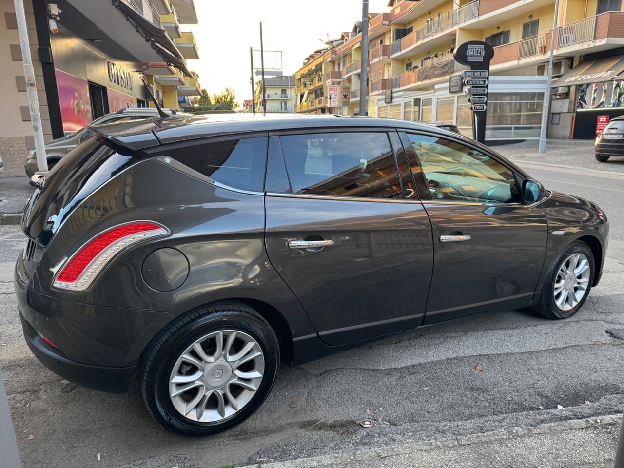 Lancia Delta 1.4 T-Jet 120 CV Oro Ecochic GPL