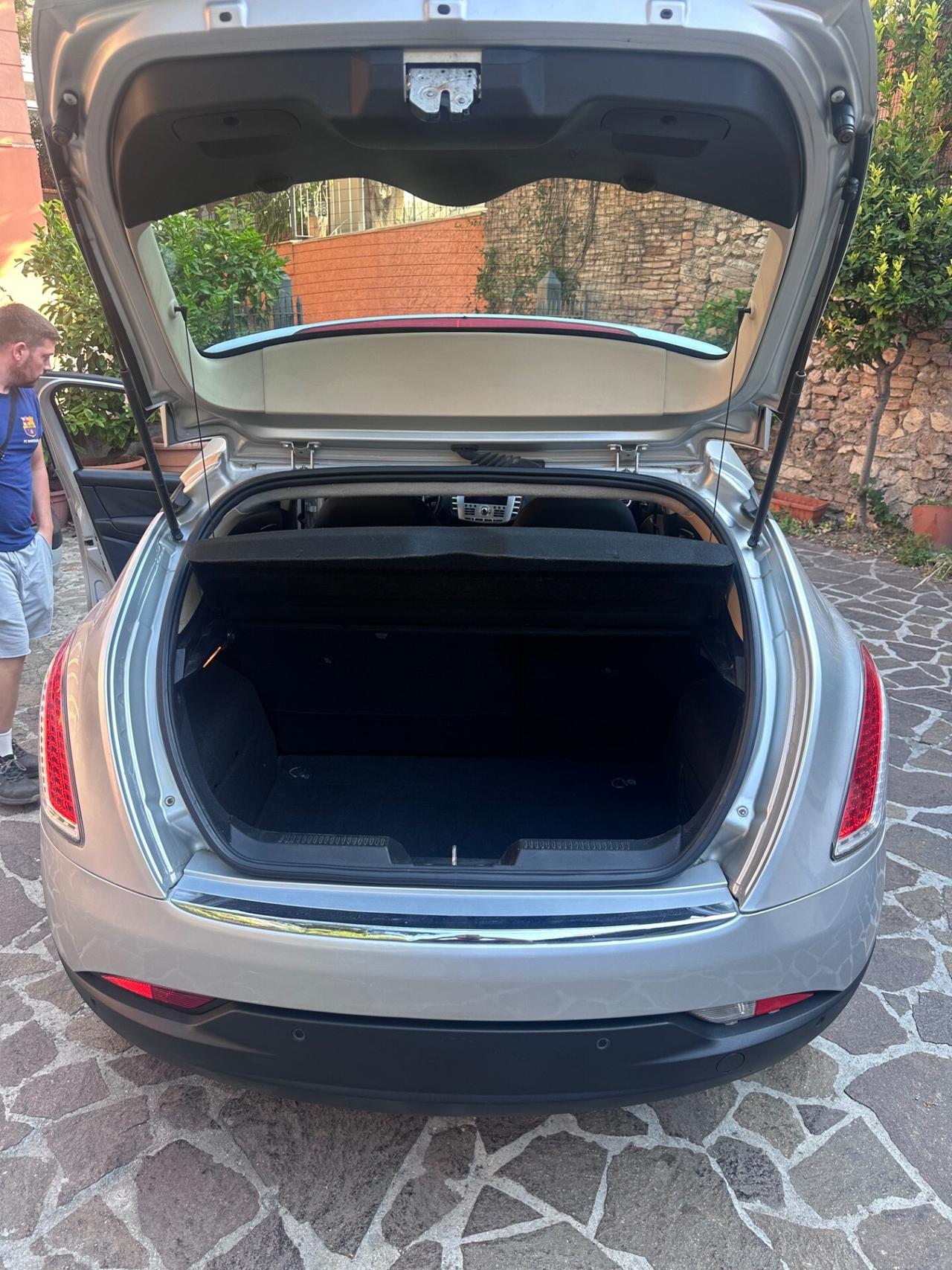 Lancia Delta 1.6 MJT DPF Platino