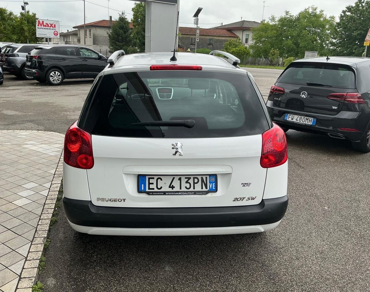 Peugeot 207 1.4 benzina Neopatentati