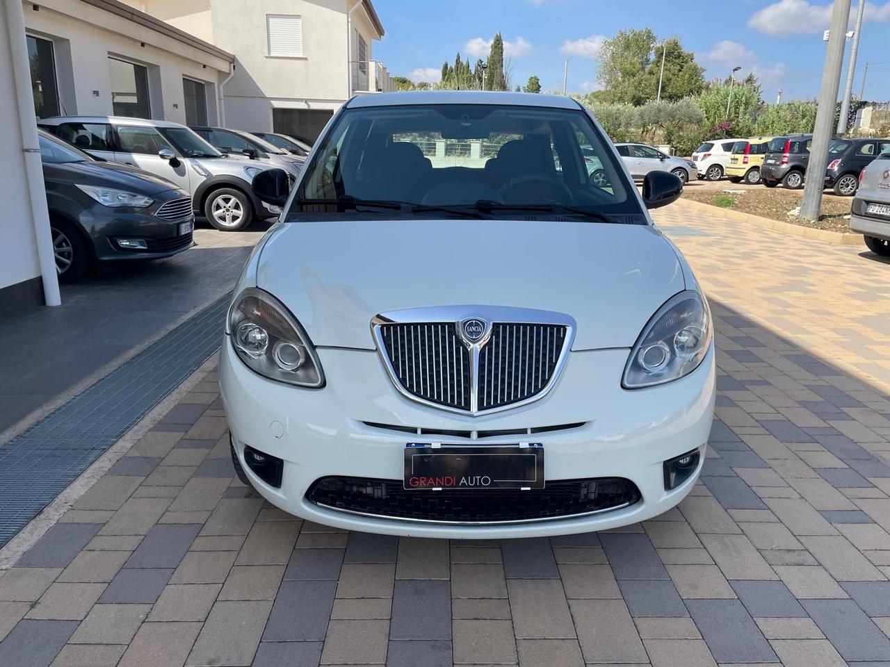 Lancia Ypsilon 1.2 69 CV Platinum