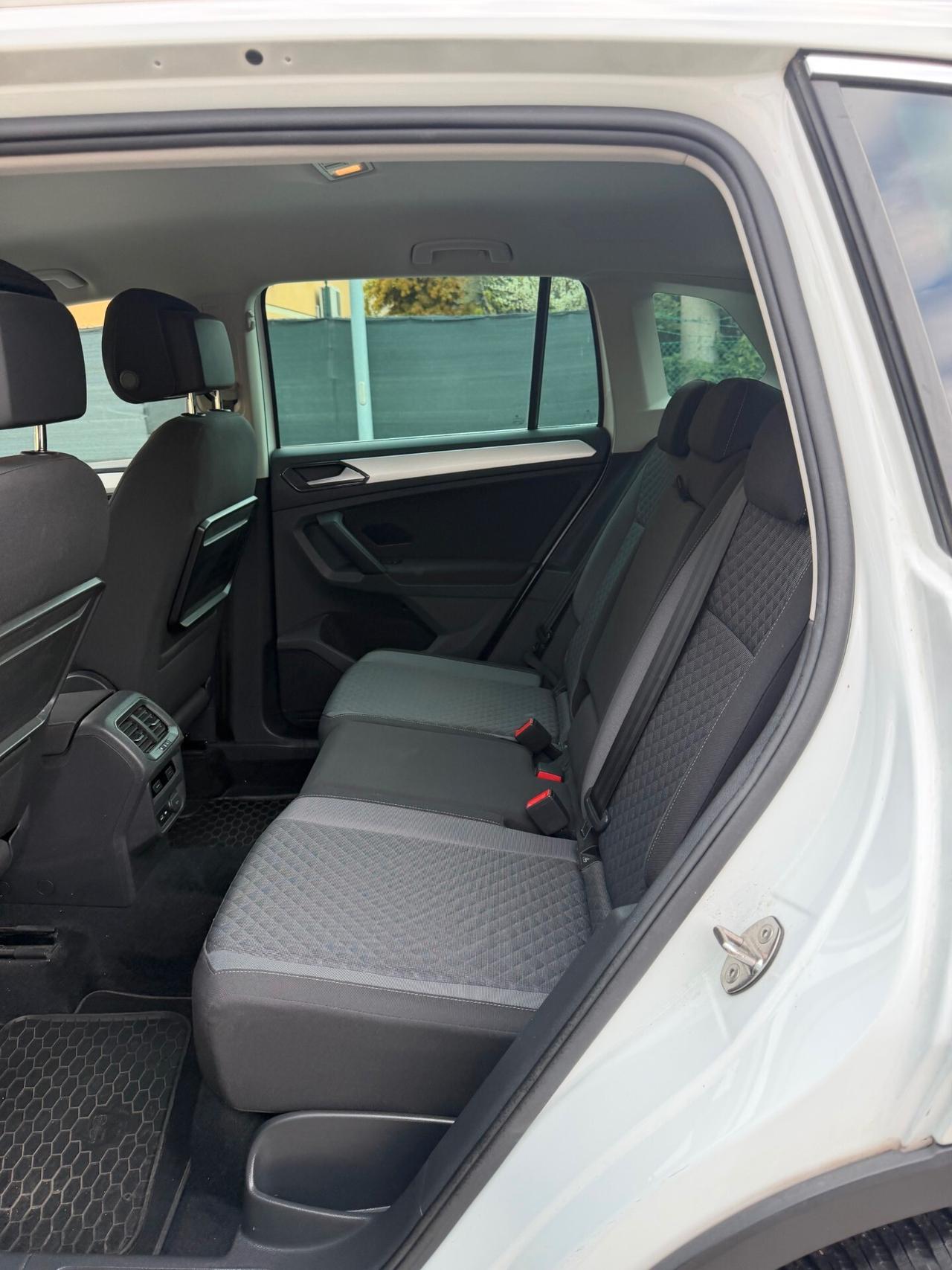 Volkswagen Tiguan 1.6 tdi dci - NEOP. - NAV. - 12 MESI DI GARANZIA -