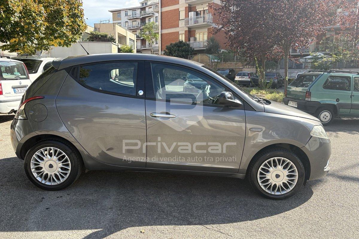 LANCIA Ypsilon 1.2 69 CV 5 porte GPL Ecochic Gold