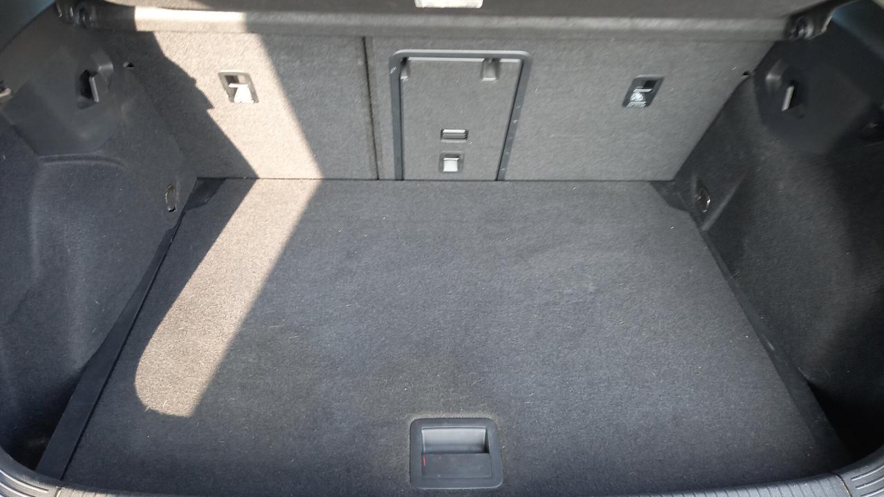 Volkswagen Golf 1.0 eTSI EVO DSG Life