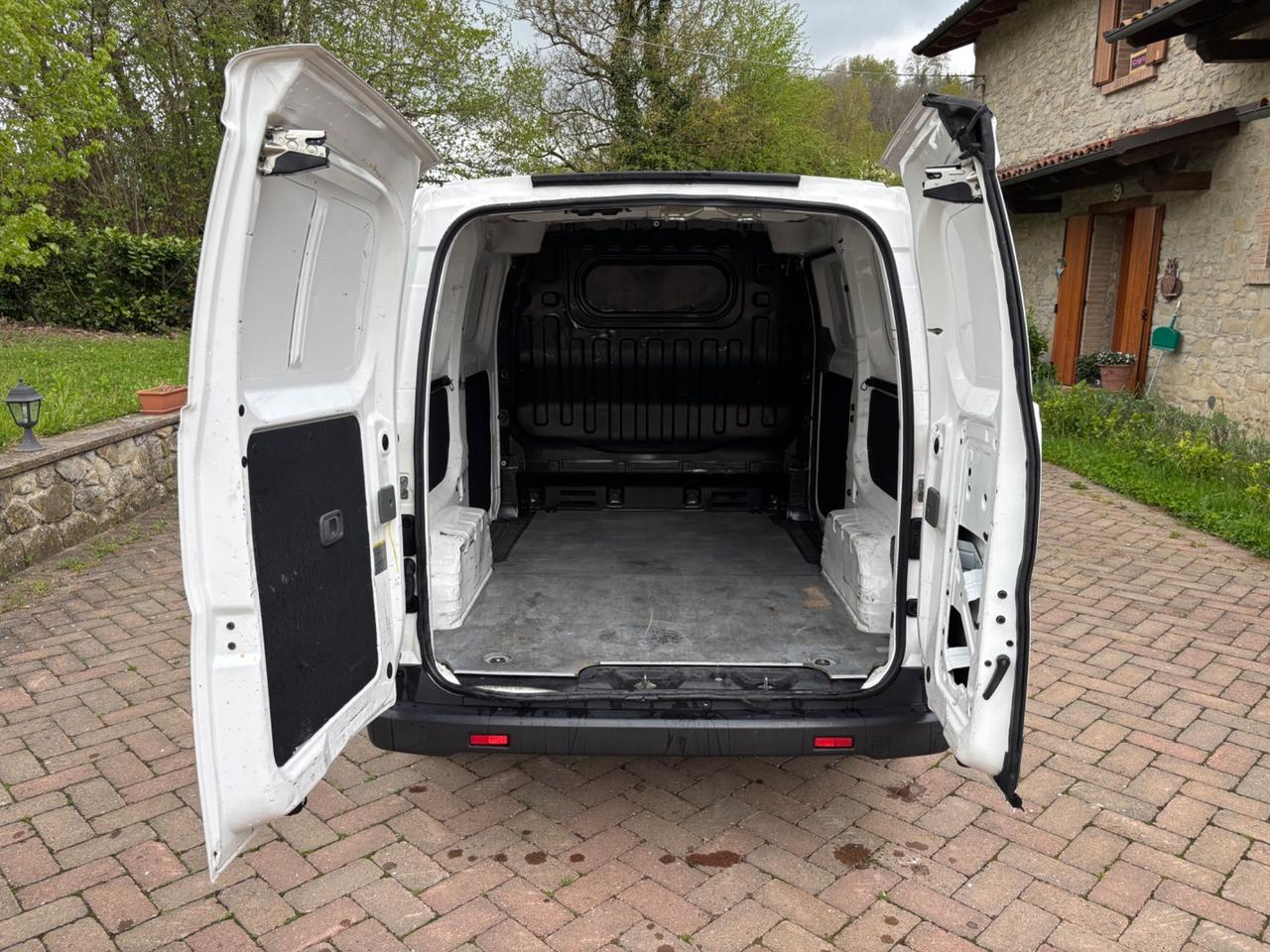 Nissan NV200 1.5 DIESEL 110 CV FURGONE LAMIERATO