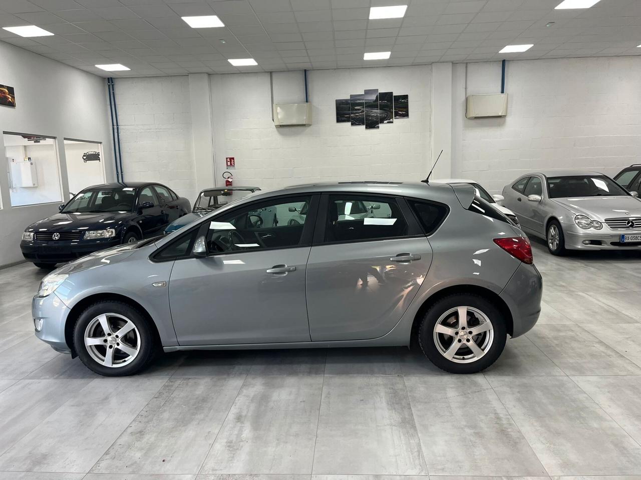 Opel Astra 5p 1.4 100cv