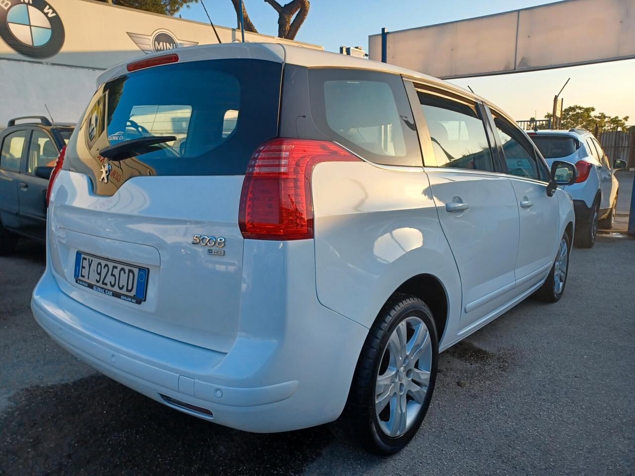 Peugeot 5008 1.6 HDi 115CV Allure 7 POSTI