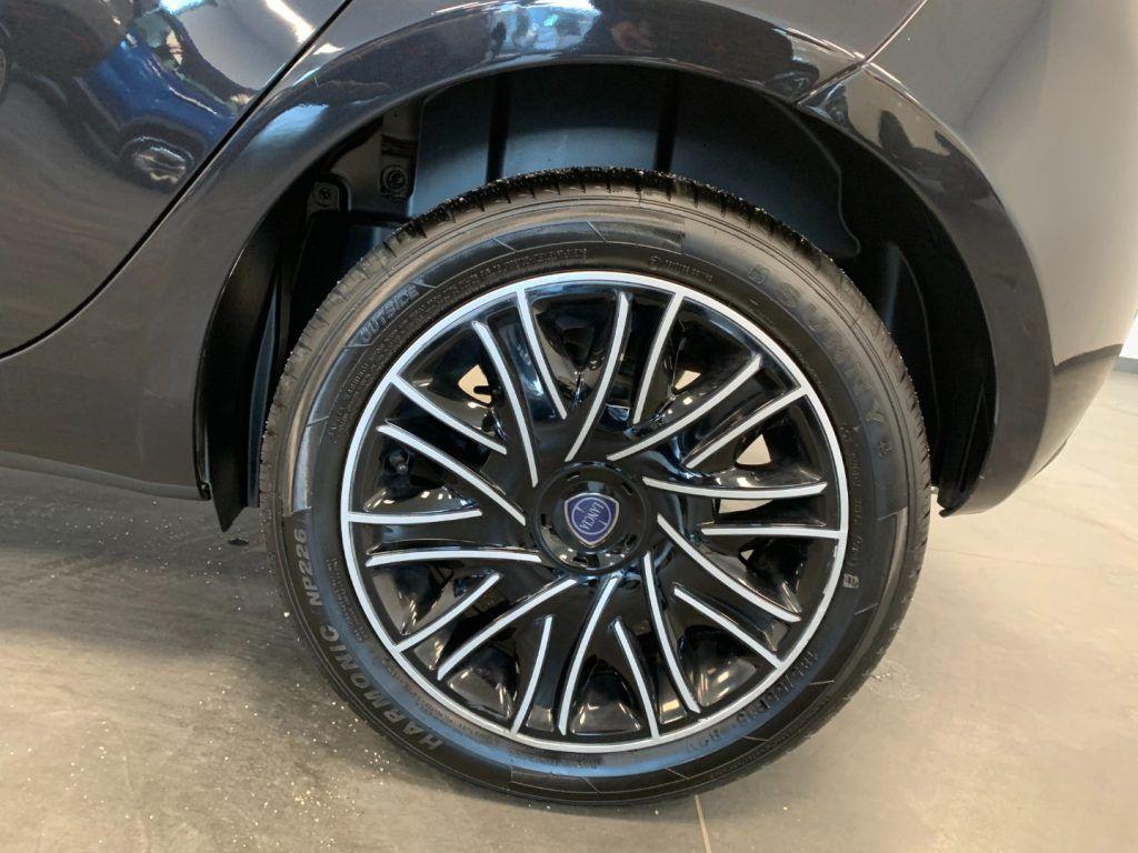 Lancia Ypsilon 1.0 Benzina Hybrid Ecochic Gold 5 Porte