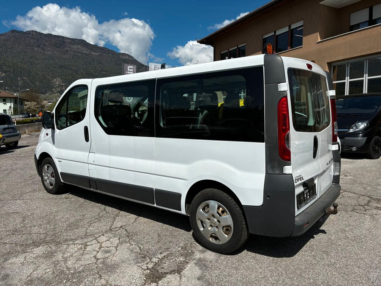 OPEL VIVARO 2.0 CDTI 8POSTI PASSO LUNGO GANCIO TRAINO KM115MILA