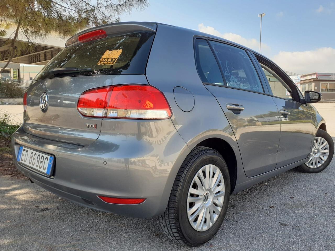 Volkswagen Golf 1.6 TDI DPF 3P TRENDLINE