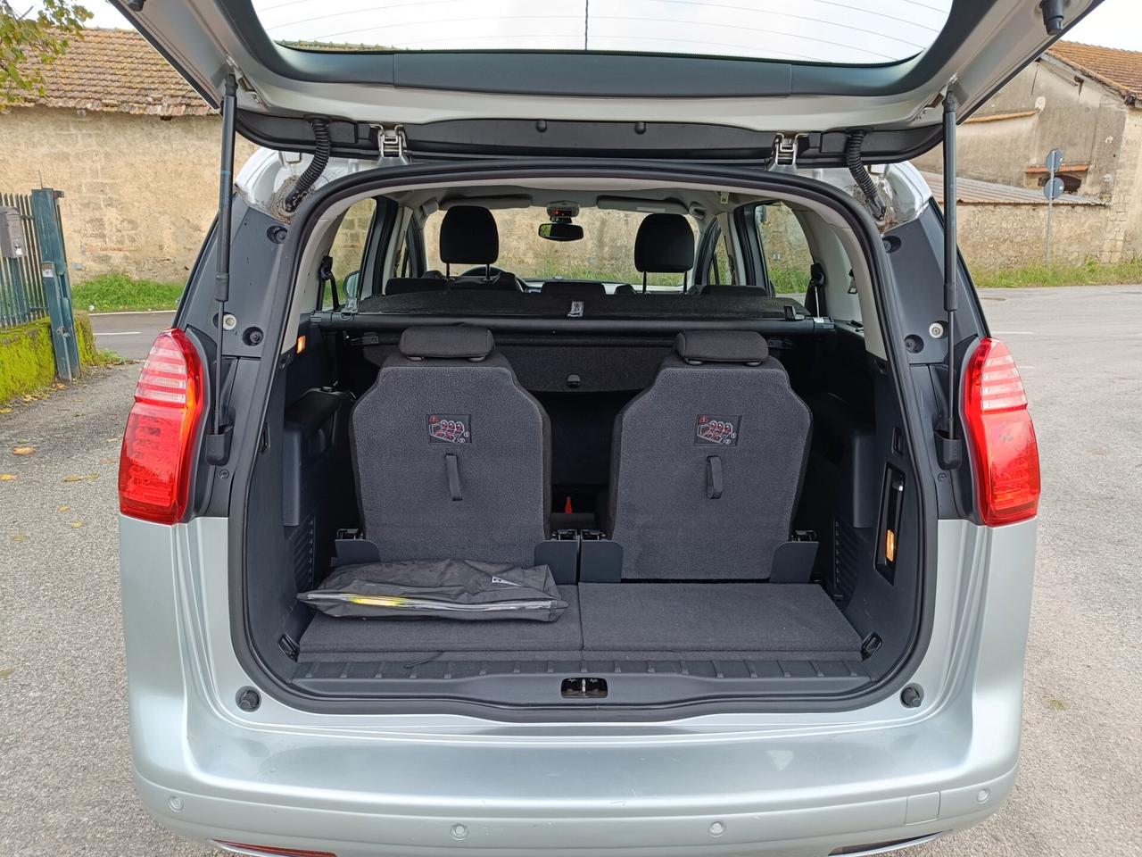 Peugeot 5008 1.6 HDi 110CV Premium 7 POSTI