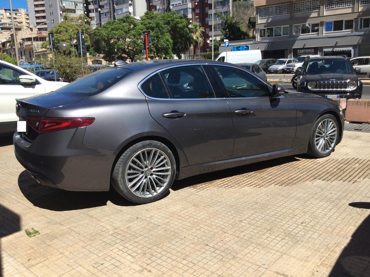 Alfa Romeo Giulia 2.2 Turbodiesel 180 CV AT8 Business Sport Launch Ed.