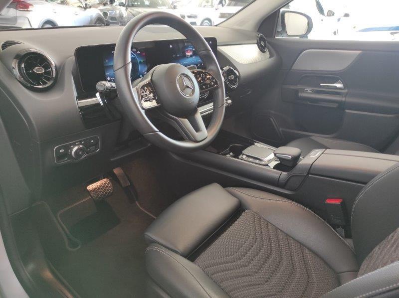 Mercedes-Benz GLA (H247) - GLA 200 Automatic Business