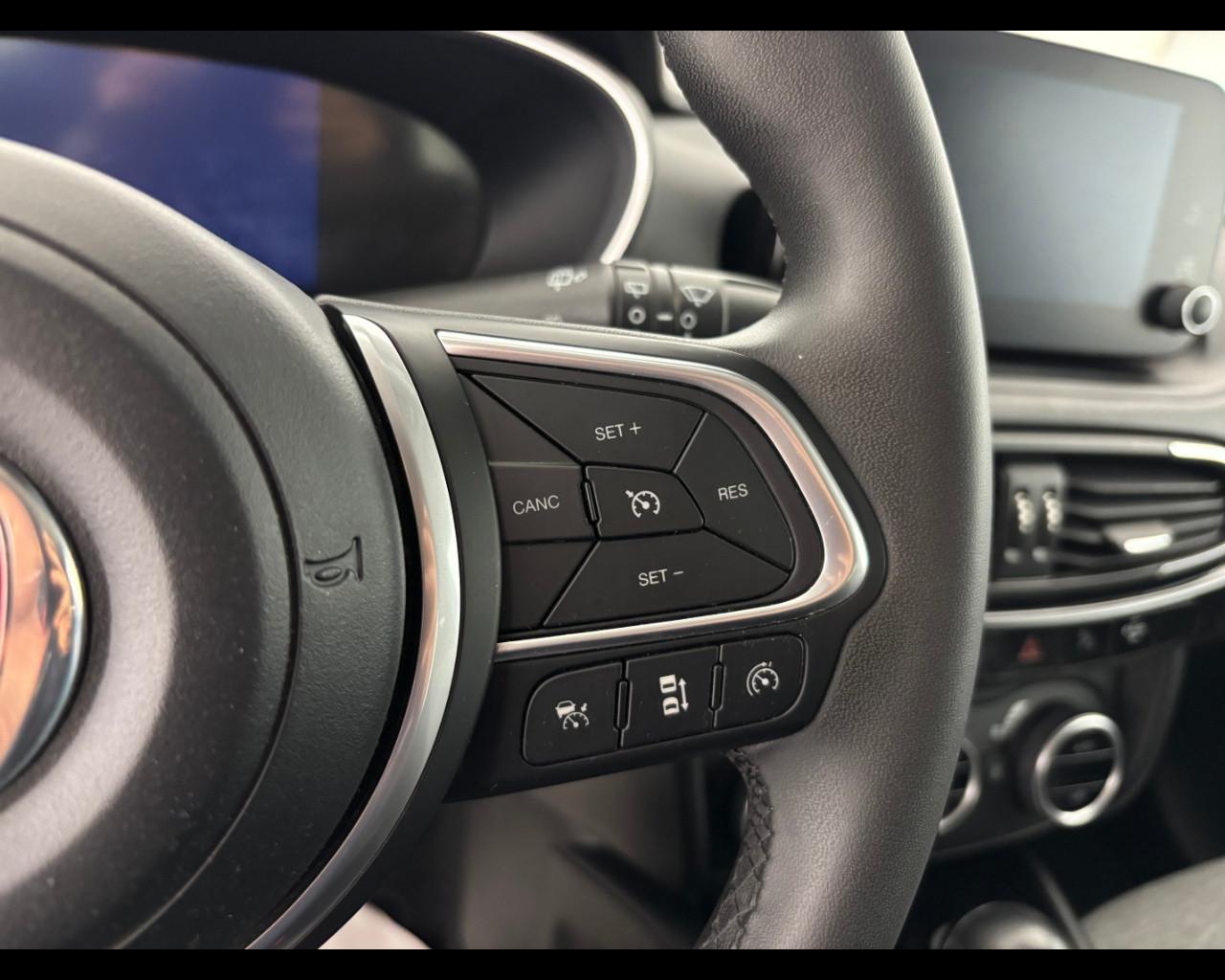 FIAT Tipo 5p 1.5 t4 hybrid Cross 130cv dct