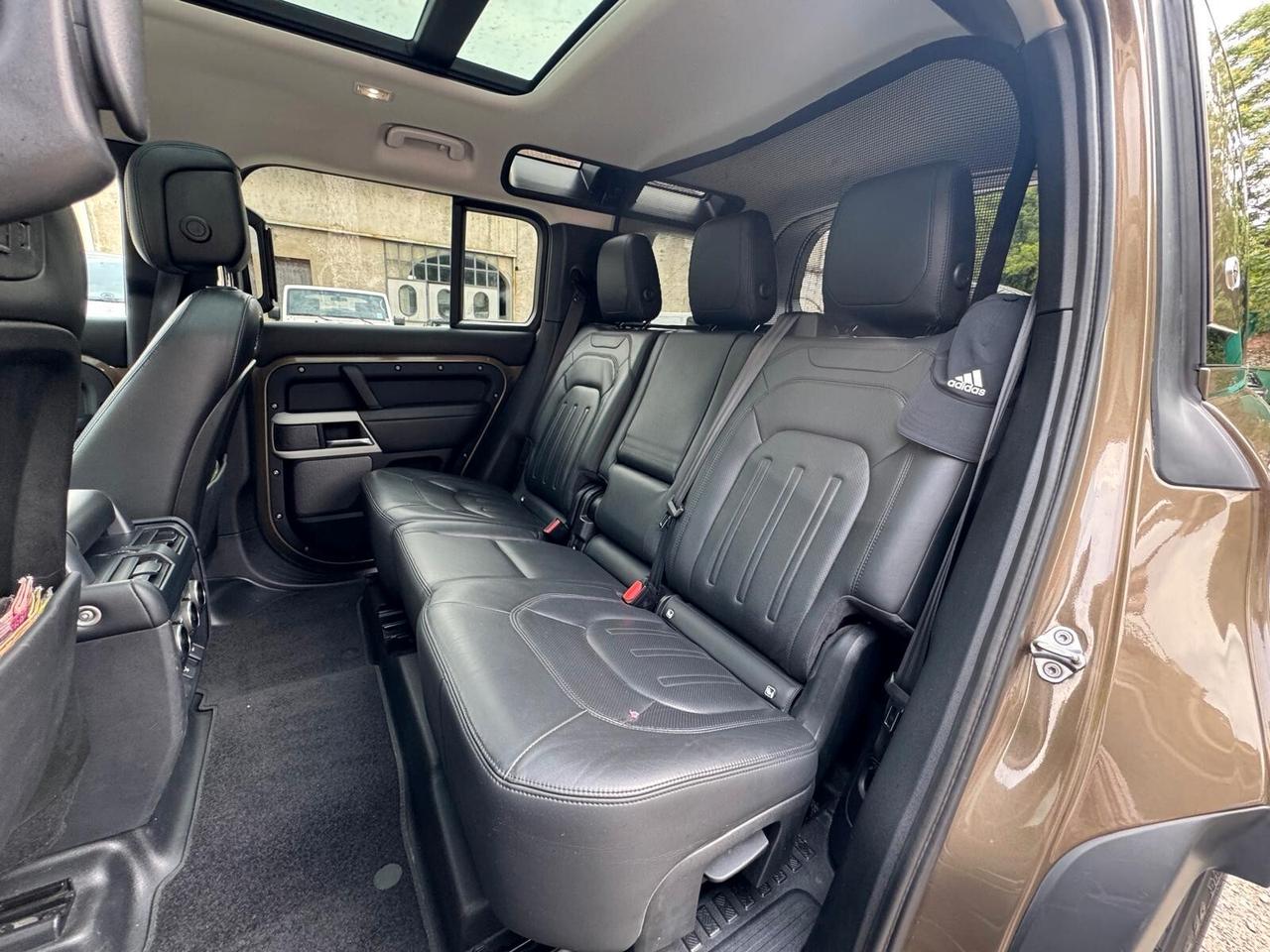 Land Rover Defender 110 3.0D I6 300 CV AWD Auto HSE 7 posti