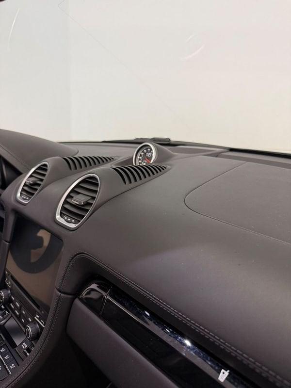 Porsche 718 2.0 Boxster T