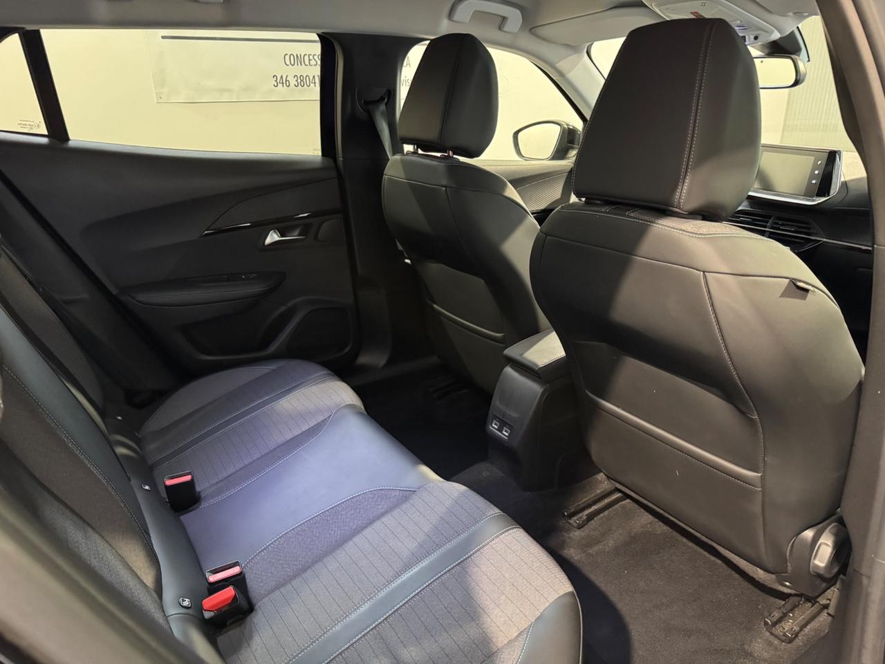 Peugeot 2008 BlueHDi 130 S&S EAT8 Allure