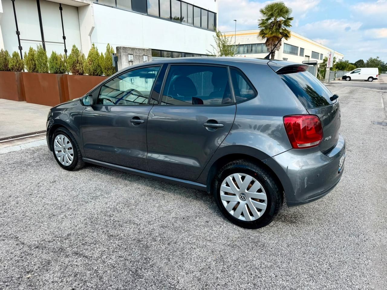 VOLKSWAGEN POLO 1.6 TDI - 5 PORTE - NEOPATENTATI