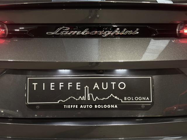 LAMBORGHINI Urus 4.0