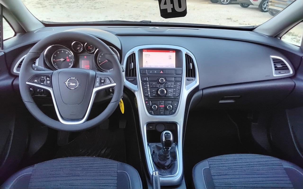 Opel Astra 1.4 Turbo 140CV Sports Tourer GPL Tech Cosmo