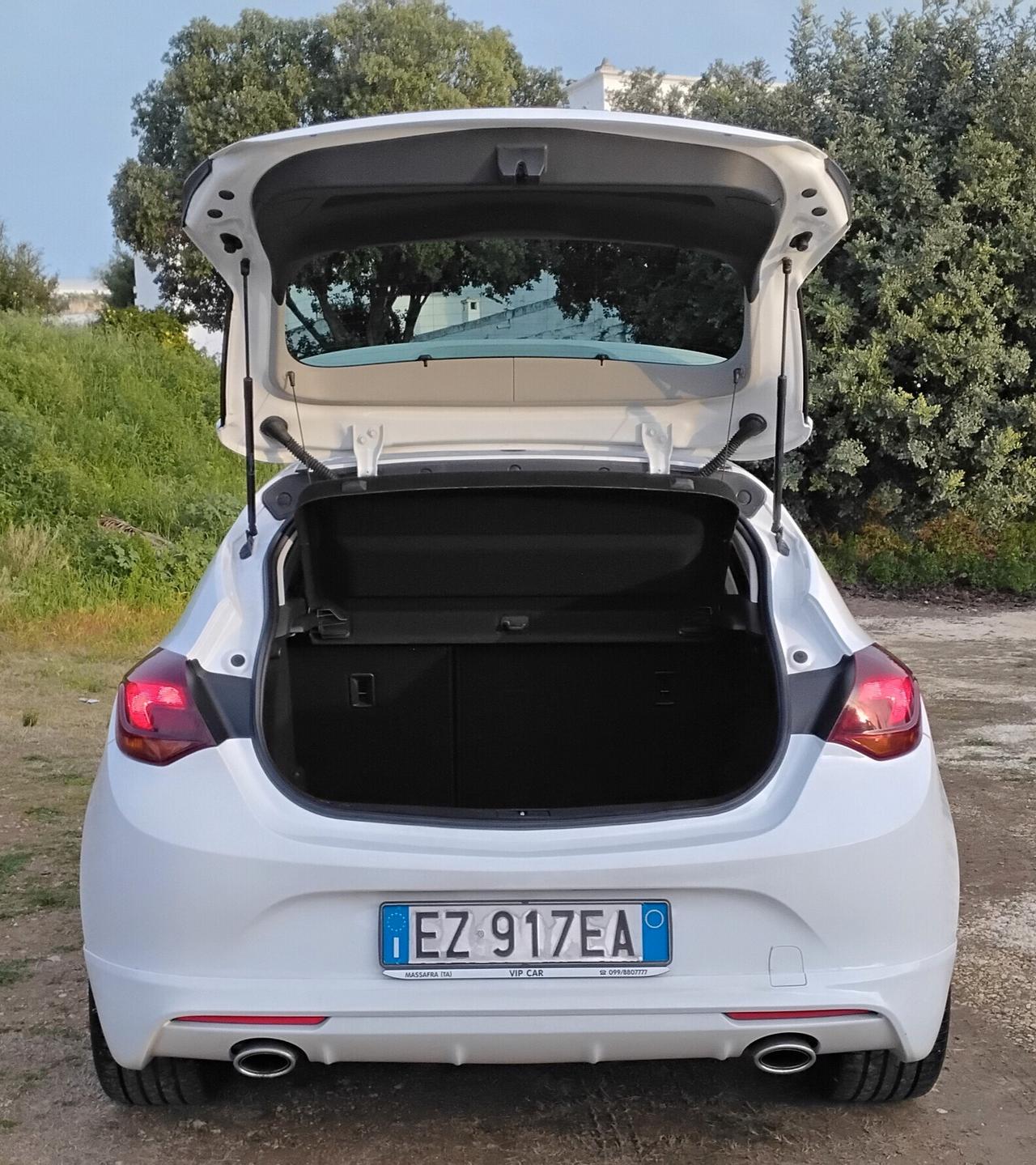 Opel Astra 2.0 BiTurbo CDTI 195CV S&S 5 porte