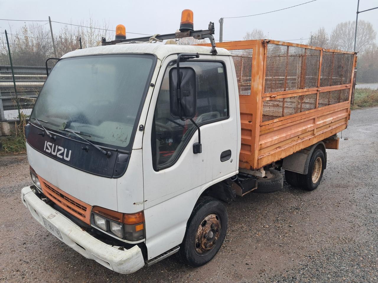 ISUZU RIBALTABILE TRILATERALE